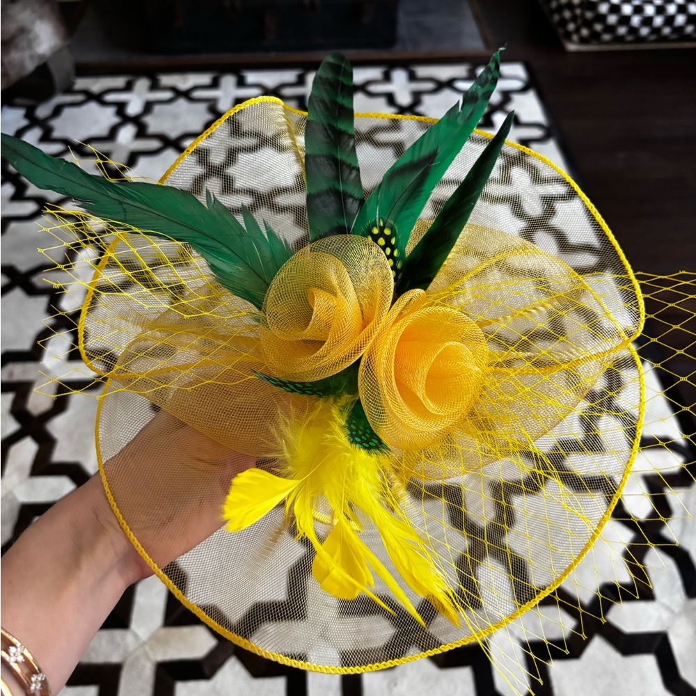 💛💚🐎 Custom Yellow & Green Feathered Fascinator Headpiece